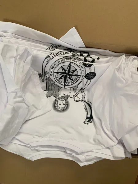 Camiseta con ilustración: muestra de trabajo de STAMPACOS