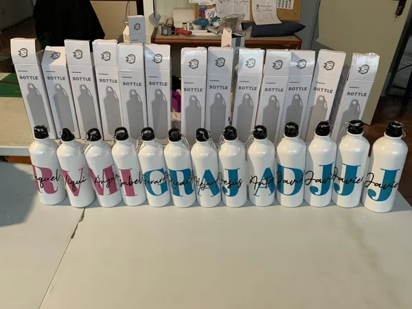Botellas personalizadas: muestra de trabajo de STAMPACOS