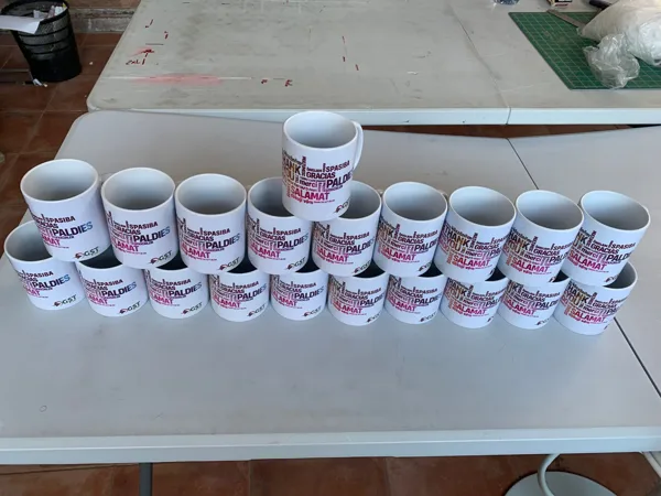 Tazas de regalo: muestra de trabajo de STAMPACOS